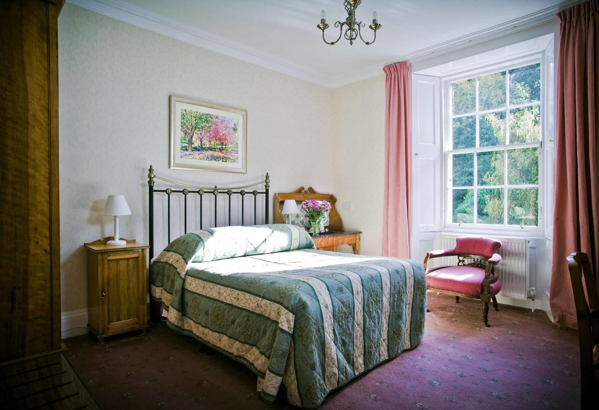 Adria House Hotel Единбург Екстериор снимка