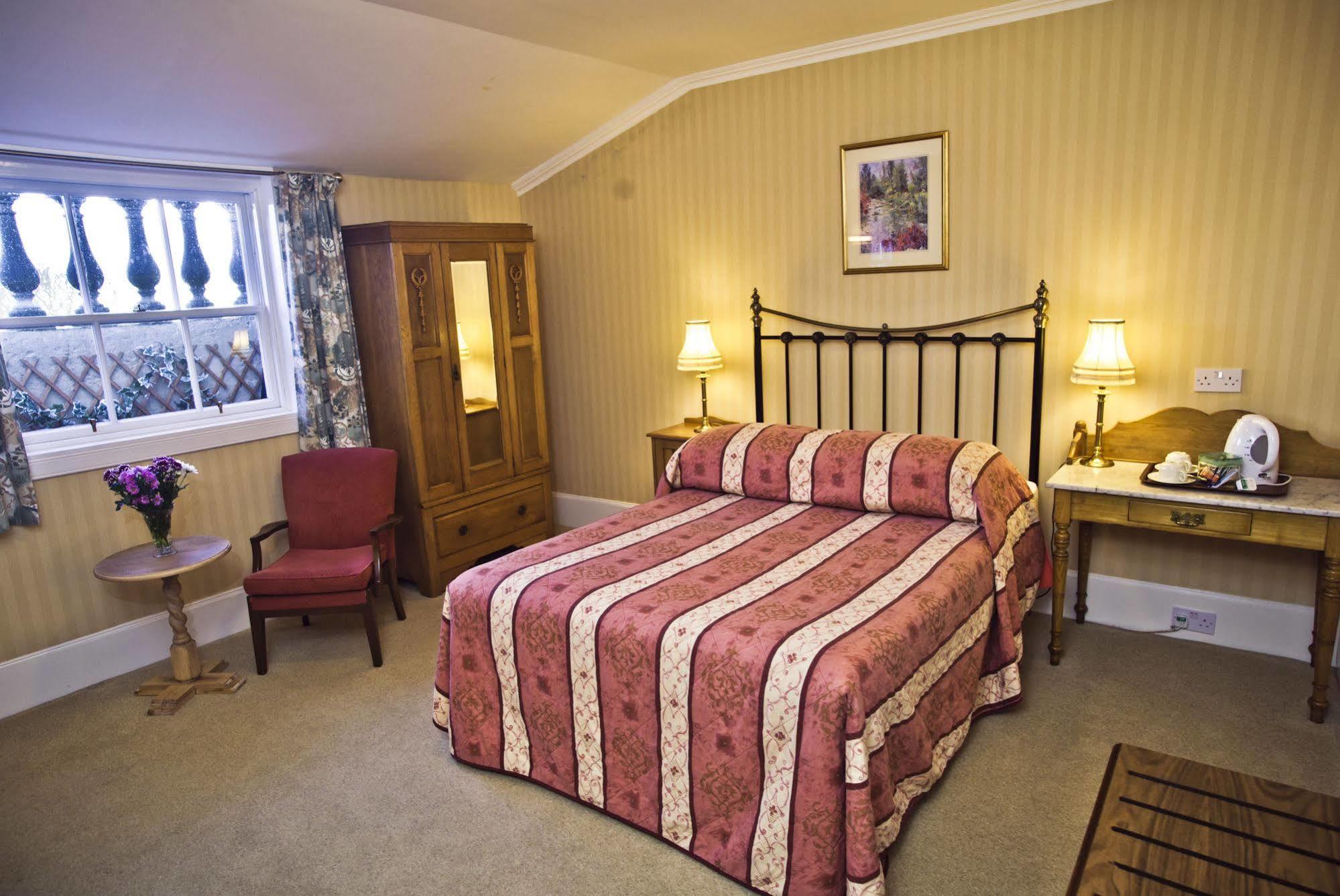 Adria House Hotel Единбург Екстериор снимка