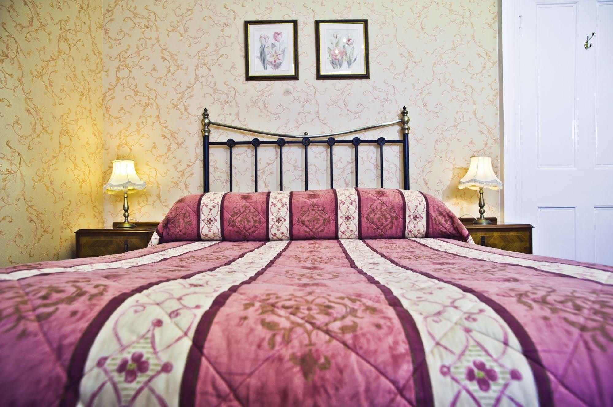 Adria House Hotel Единбург Екстериор снимка